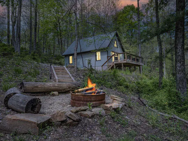 Blackberry Bramble Cabin