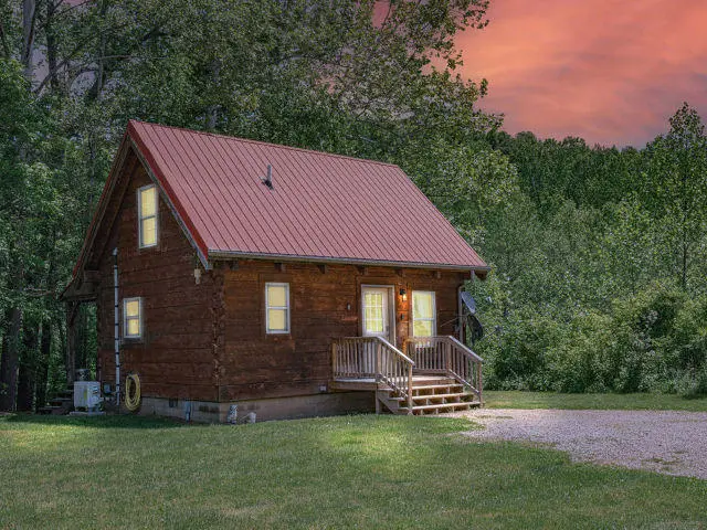 Buckeye Loft Hocking Hills