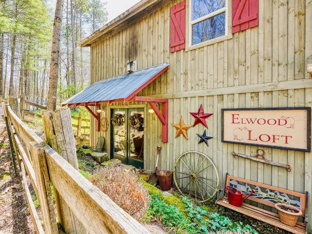 Elwood Loft  Hocking Hills