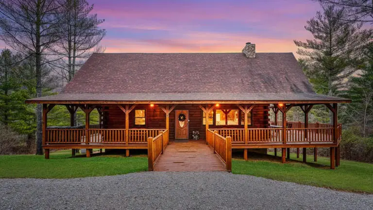 Hidden Lake Lodge Slider