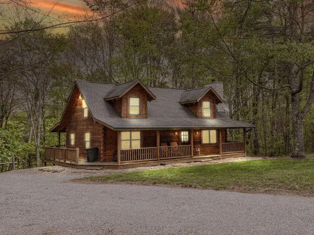 Hocking Hills Lodging Company Black Bear Hideway