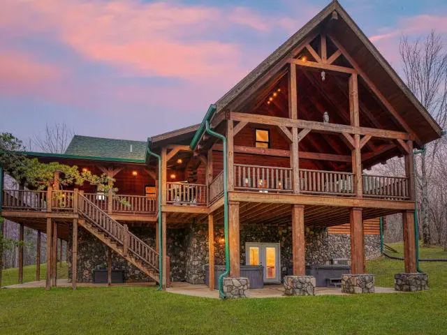 Hocking Hills Lodging Company Dogwood Manor