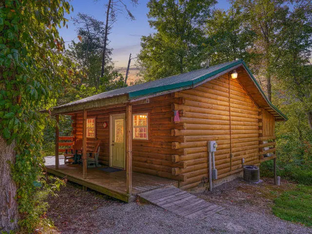 Hocking Hills Lodging Company Yesteryear Cabin