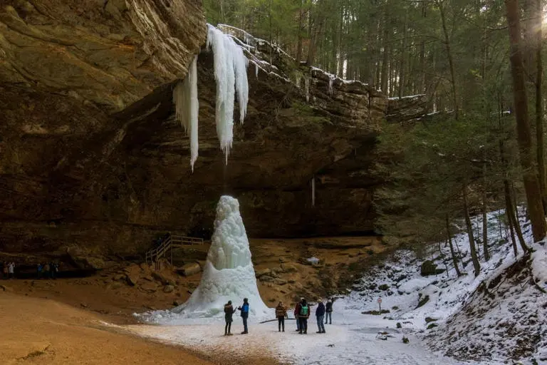 Shutterstock2579433777